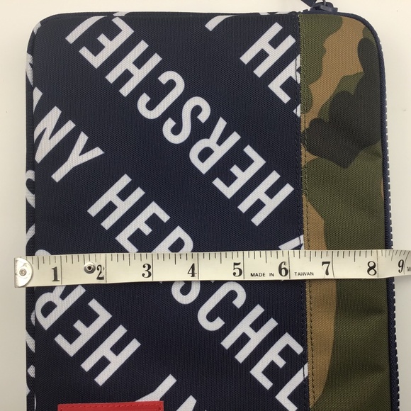 NWOT Herschel Laptop / Tablet Padded Sleeve - Picture 6 of 8